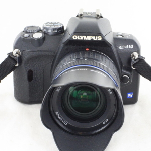 Olympus E-410 c/w 14-42mm zoom lens DSLR boxed